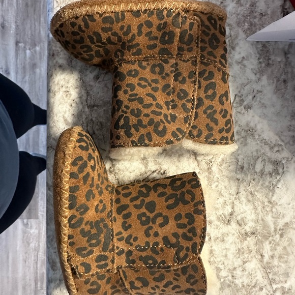 UGG Baby size 2/3 Boots Cheetah Leopard Print - Picture 3 of 8